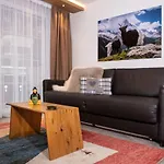 Apartment Aura